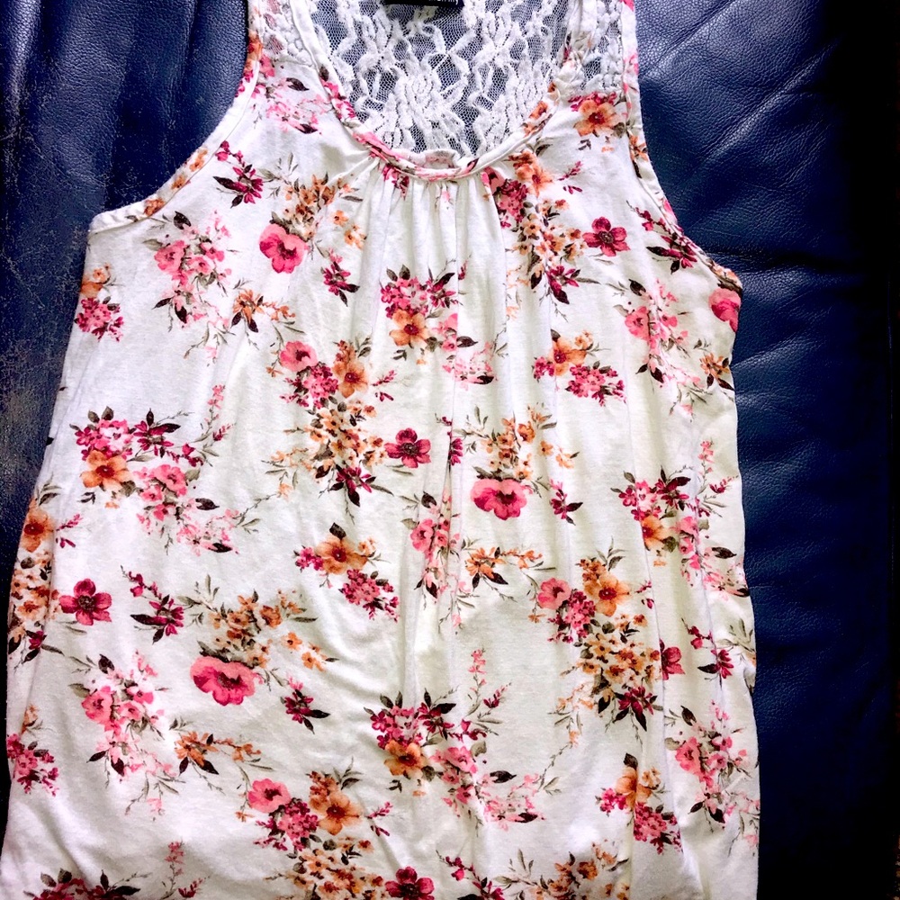 Floral maternity blouse